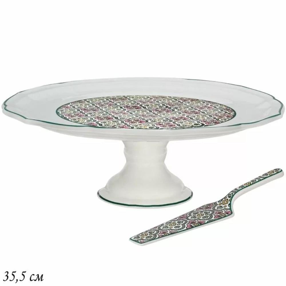 205-249 Тортовница 35,5см ДАРИЯ на ножке с лопаткой в под.уп.(х4)Фарфор 205-249 Тортовница 35,5см ДАРИЯ на ножке с лопаткой в под.уп.(х4)Фарфор
